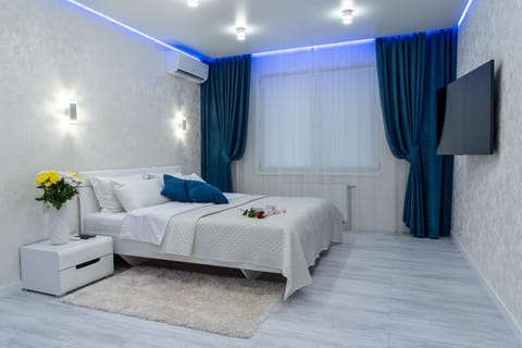 Bed, TV and multimedia, Bedroom, air conditioner