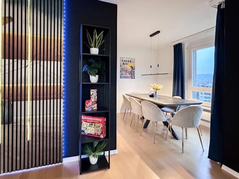 Cozy Escape 3BR I 20 min to Zurich center l 2 Free Parking I View Apartment in Nidwalden