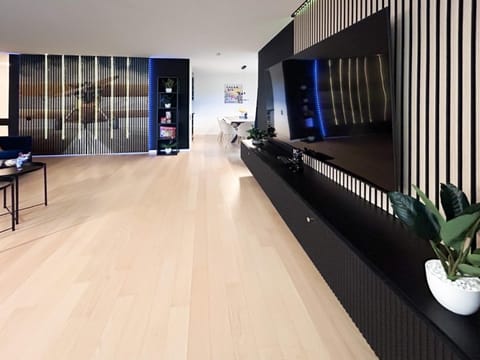 Cozy Escape 3BR I 20 min to Zurich center l 2 Free Parking I View Apartment in Nidwalden