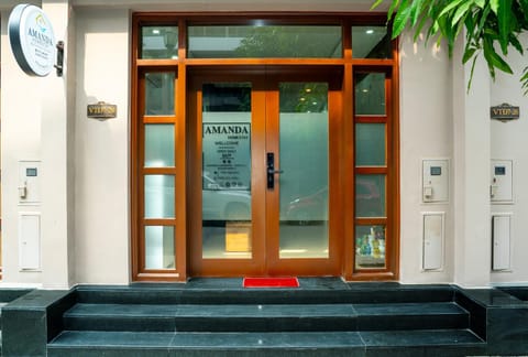 Facade/entrance
