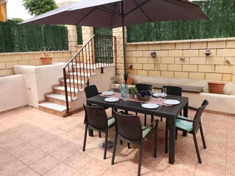 Property building, Patio, Day, Garden, View (from property/room), Balcony/Terrace, Seating area, Dining area