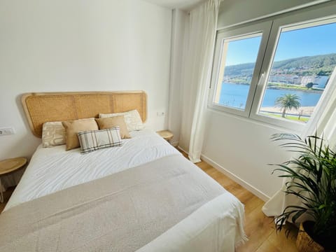 Bed, Bedroom, Sea view