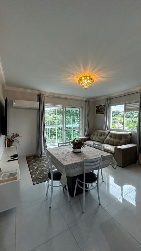 TV and multimedia, Living room, Dining area, air conditioner