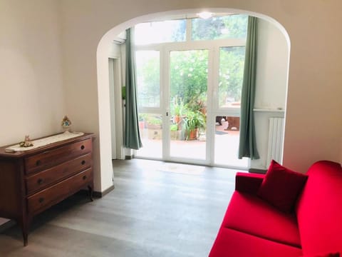 Garden House Apartment in Noli