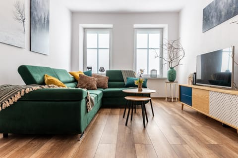 Communal lounge/ TV room, Natural landscape, TV and multimedia, Living room, Seating area, Evening entertainment, Evening entertainment, Guests, Area and facilities, Entertainment, Entertainment, Family, furniture, internet