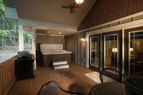 Ivy Cottage Modern, Spotless & Private House in Bent Creek