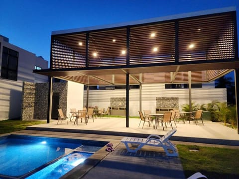 Balcony/Terrace, Pool view, Swimming pool, Swimming pool