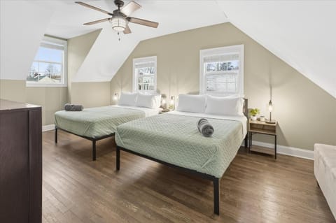 Cozy SoBro 3BR Retreat with Patio House in Indianapolis