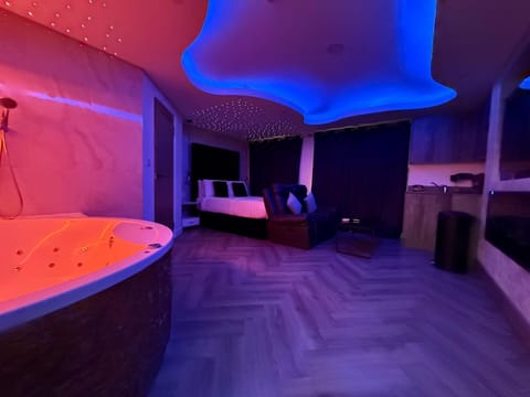 Luxury Suites Apartment in Bradford