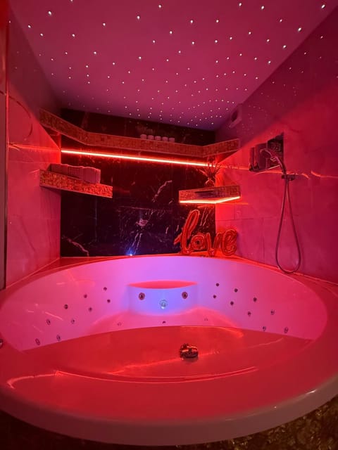 Luxury Suites Apartment in Bradford