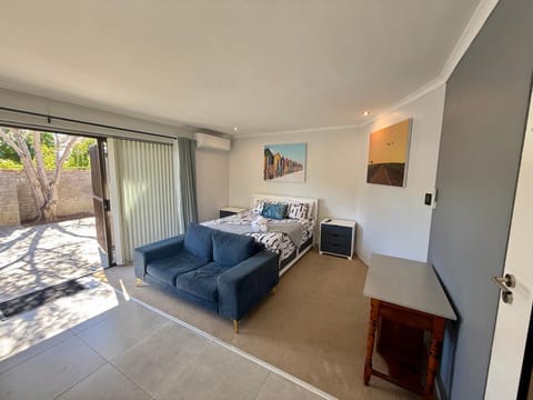 Patio, Bed, Bedroom, air conditioner