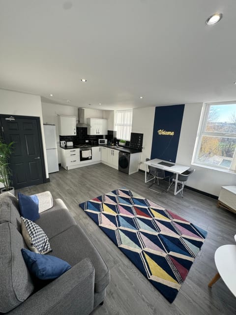 TV and multimedia, Kitchen or kitchenette, Seating area