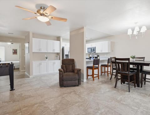 Dining area, kitchen