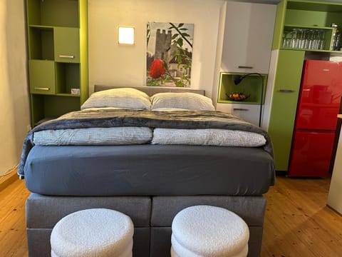 Bed, Photo of the whole room
