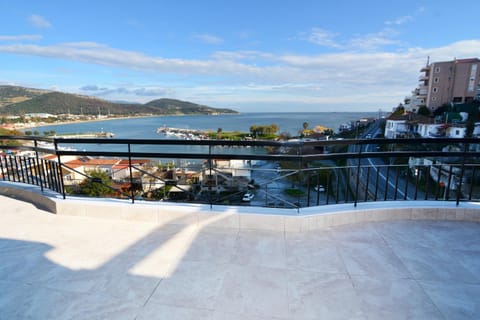 View (from property/room), Balcony/Terrace, Sea view