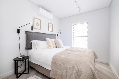 113 Paarl 2 Bedroom Lux Aprt With Parking & Aircon Apartment in Cape Town