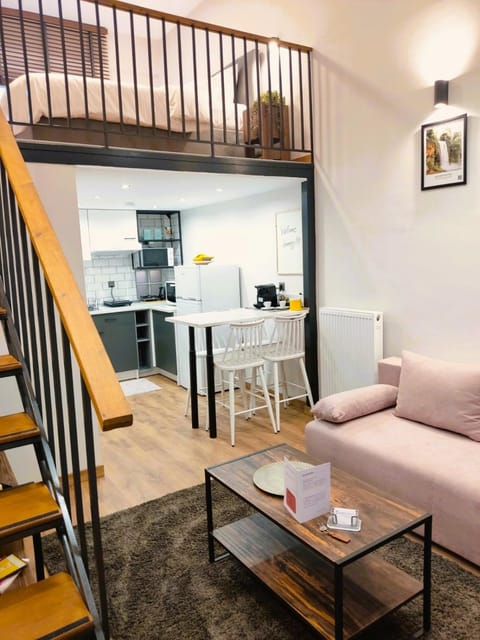 Bed, Photo of the whole room, Seating area, kitchen