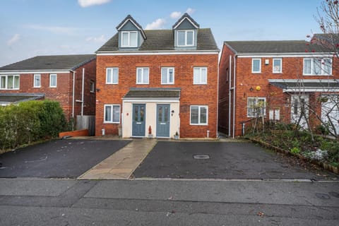 Property building, Parking