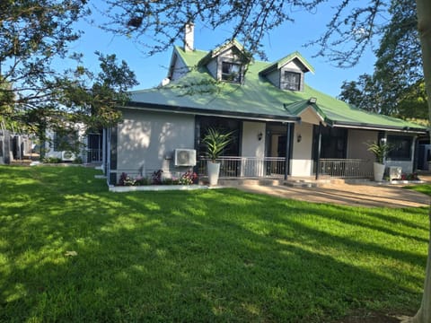 Property building, Spring, Garden, Garden view