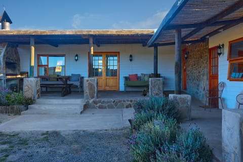 BBQ facilities, Bathroom, View (from property/room), Balcony/Terrace, Kitchen or kitchenette, Living room, Seating area, Dining area, Bedroom, Mountain view, fireplace, oven
