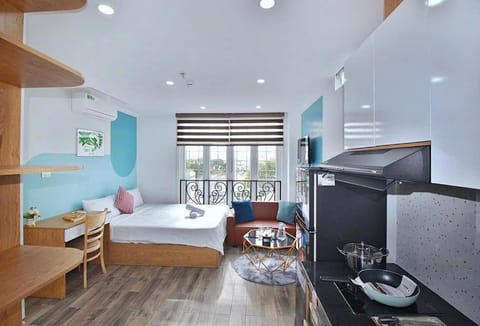Bedroom, kitchen
