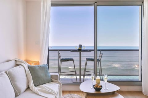 Natural landscape, Balcony/Terrace, Sea view