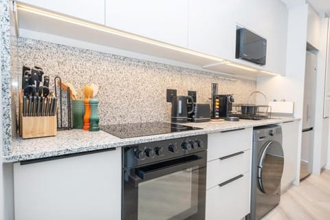 213 Paarl 2 Bedroom Lux Aprt With Parking & Aircon Apartment in Cape Town