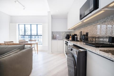 216 Paarl Lux 1 Bdrm Apt with Parking and AC Apartment in Cape Town