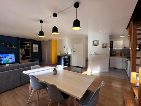 Quimper centre Duplex 2 chambres 3 étoiles - Retro Gaming Apartment in Quimper