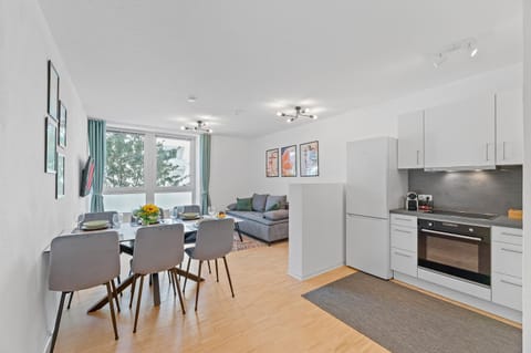Dining area, kitchen