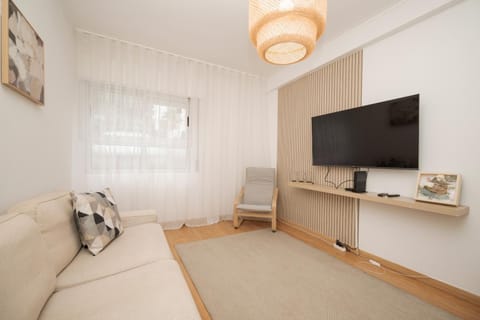 Communal lounge/ TV room, TV and multimedia, Living room