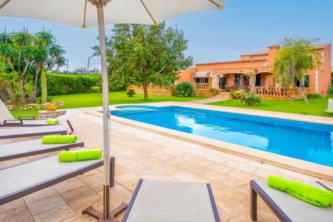 Property building, Garden, Swimming pool, sunbed