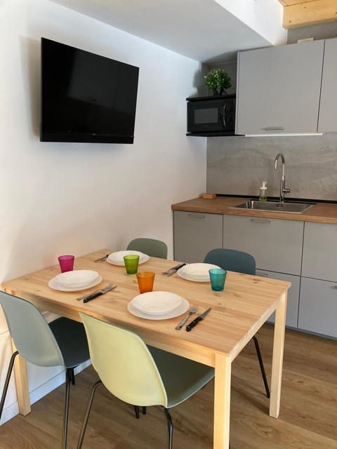 Kitchen or kitchenette, kitchen