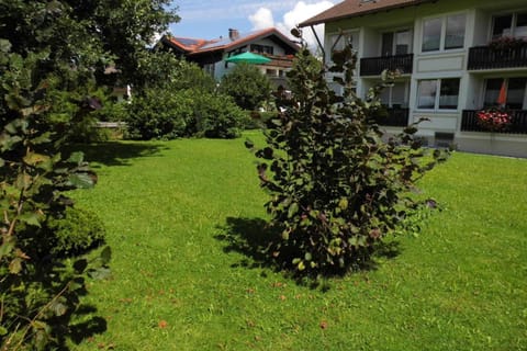 Property building, Spring, Day, Natural landscape, Garden, Garden view