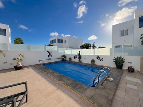 Patio, Pool view, Swimming pool