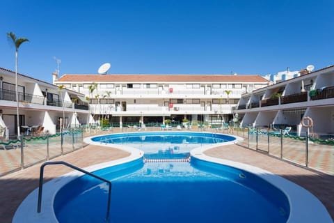 Property building, Swimming pool, Swimming pool