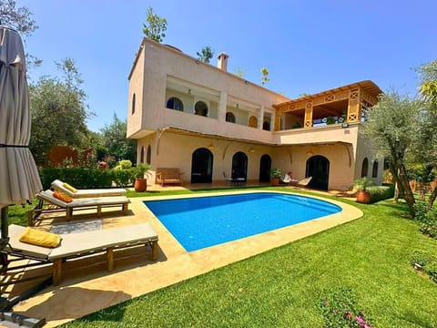 Property building, Day, Garden, Garden, Garden view, Garden view, Swimming pool
