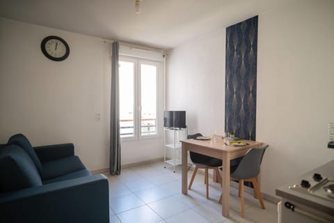 Bail mobilité - Beau studio proche tram Saint-Roch Apartment in Nice