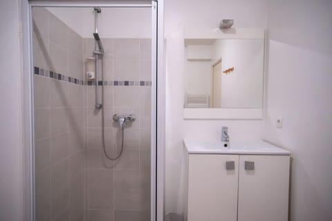 Bail mobilité - Beau studio proche tram Saint-Roch Apartment in Nice