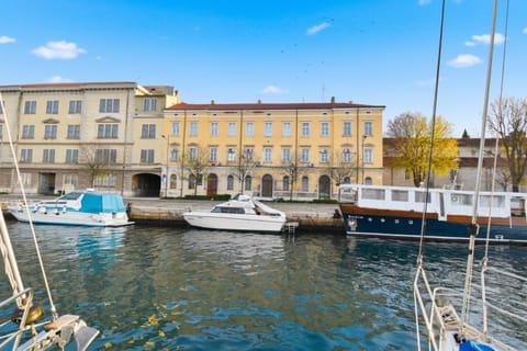 Hostel L&G in Pula , Private Rooms & Beautiful Sea View Hostel in Pula