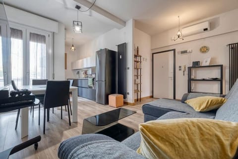 Kitchen or kitchenette, Living room, Seating area, Dining area, oven, stove, air conditioner