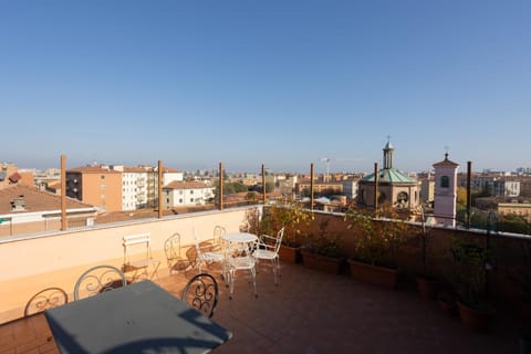 Charming Apartment In The City Center "Terrazza Sui Tetti" Con Parcheggio Gratuito Apartment in Bologna
