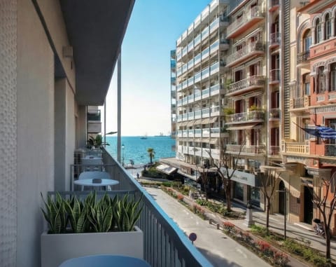 Property building, Day, Neighbourhood, View (from property/room), Balcony/Terrace, City view, Sea view, Street view, Location
