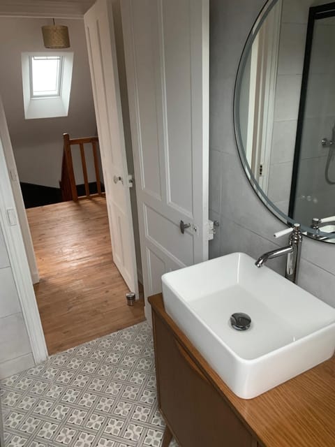 Large home with sea view House in Plouarzel