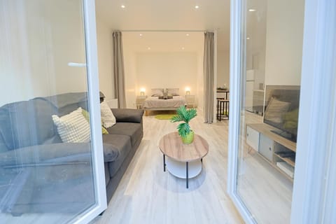 Living room, Bedroom