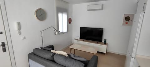 TV and multimedia, Living room, air conditioner