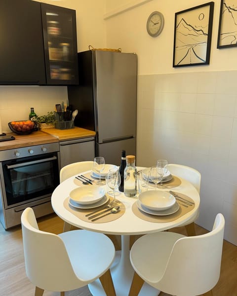 Dining area, kitchen