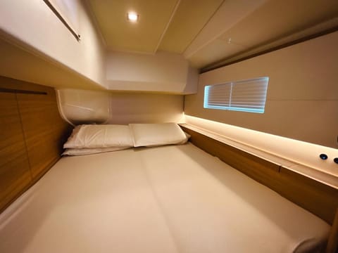 NeverQuiet - Solaris 50 Docked boat in Salerno