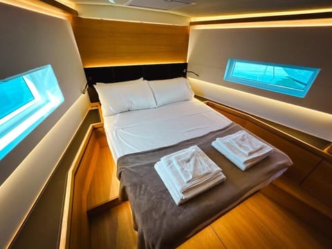 NeverQuiet - Solaris 50 Docked boat in Salerno