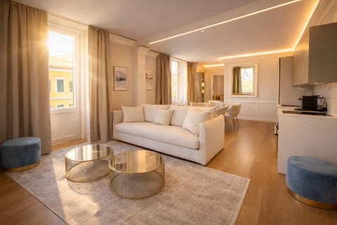 Living room, Photo of the whole room